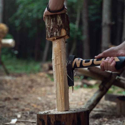 carving wood with a woox volante hatchet